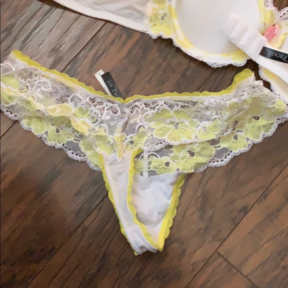 Lingerie - Picture 4 of 4